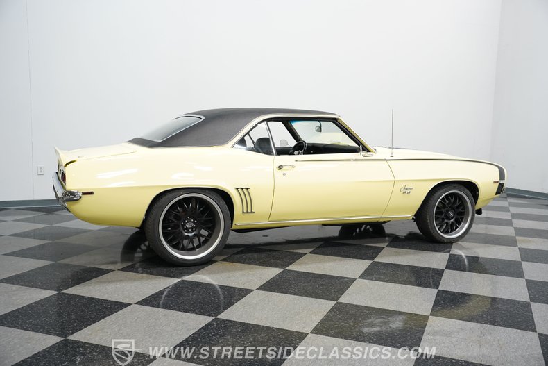 Chevrolet-Camaro-1969-Butternut-Yellow-Black-2