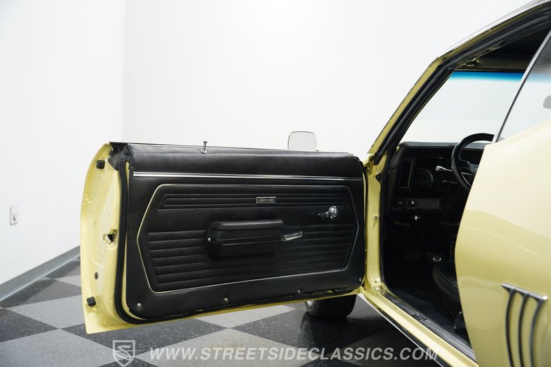 Chevrolet-Camaro-1969-Butternut-Yellow-Black-37