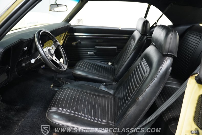Chevrolet-Camaro-1969-Butternut-Yellow-Black-39