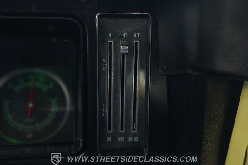 Chevrolet-Camaro-1969-Butternut-Yellow-Black-43