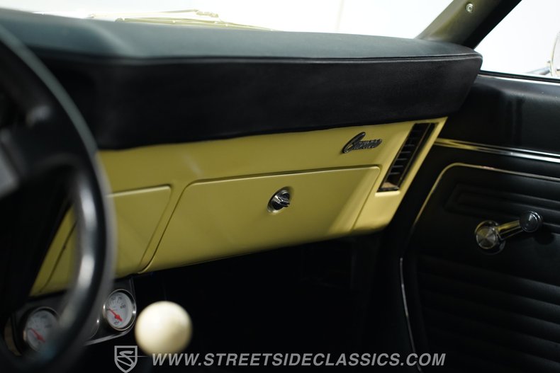 Chevrolet-Camaro-1969-Butternut-Yellow-Black-46