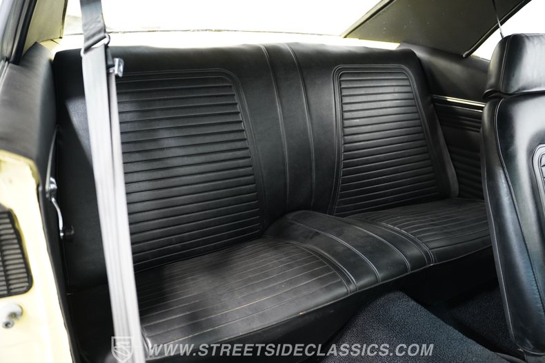 Chevrolet-Camaro-1969-Butternut-Yellow-Black-48