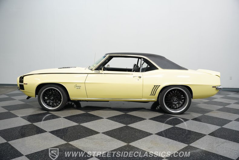 Chevrolet-Camaro-1969-Butternut-Yellow-Black