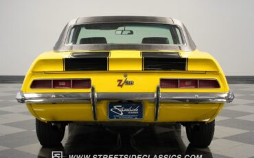 Chevrolet-Camaro-1969-Coupe-10
