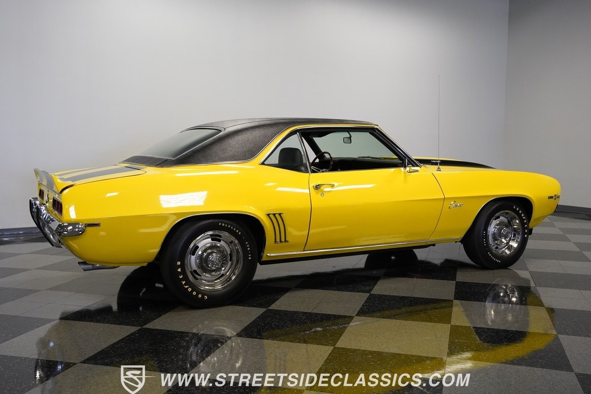 Chevrolet-Camaro-1969-Coupe-13