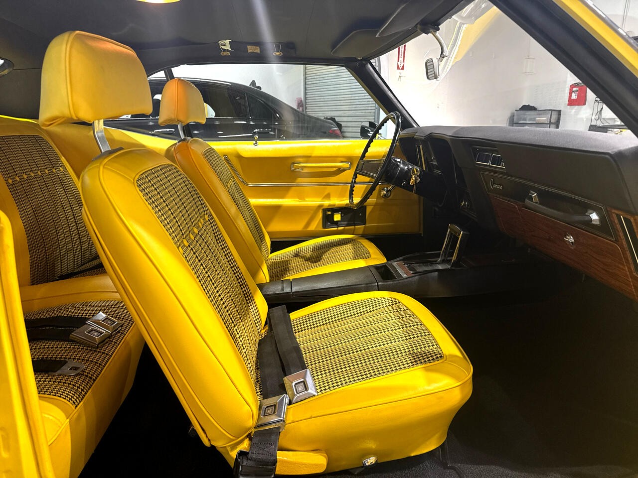 Chevrolet-Camaro-1969-Coupe-21