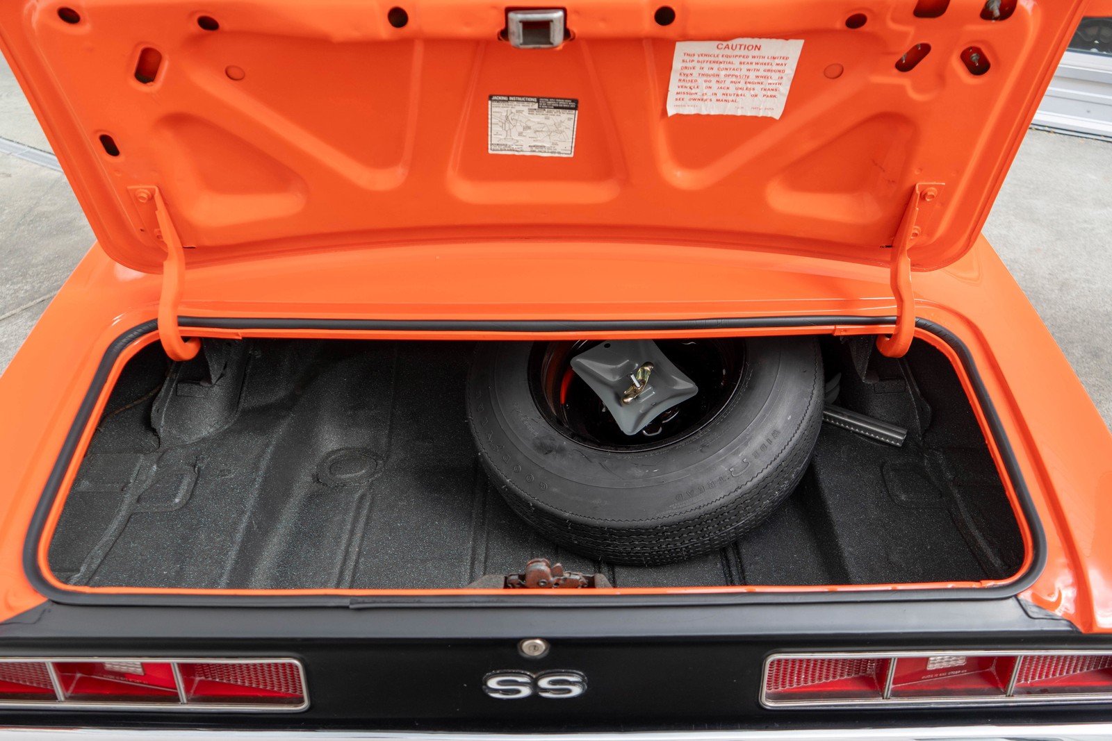 Chevrolet-Camaro-1969-Coupe-34