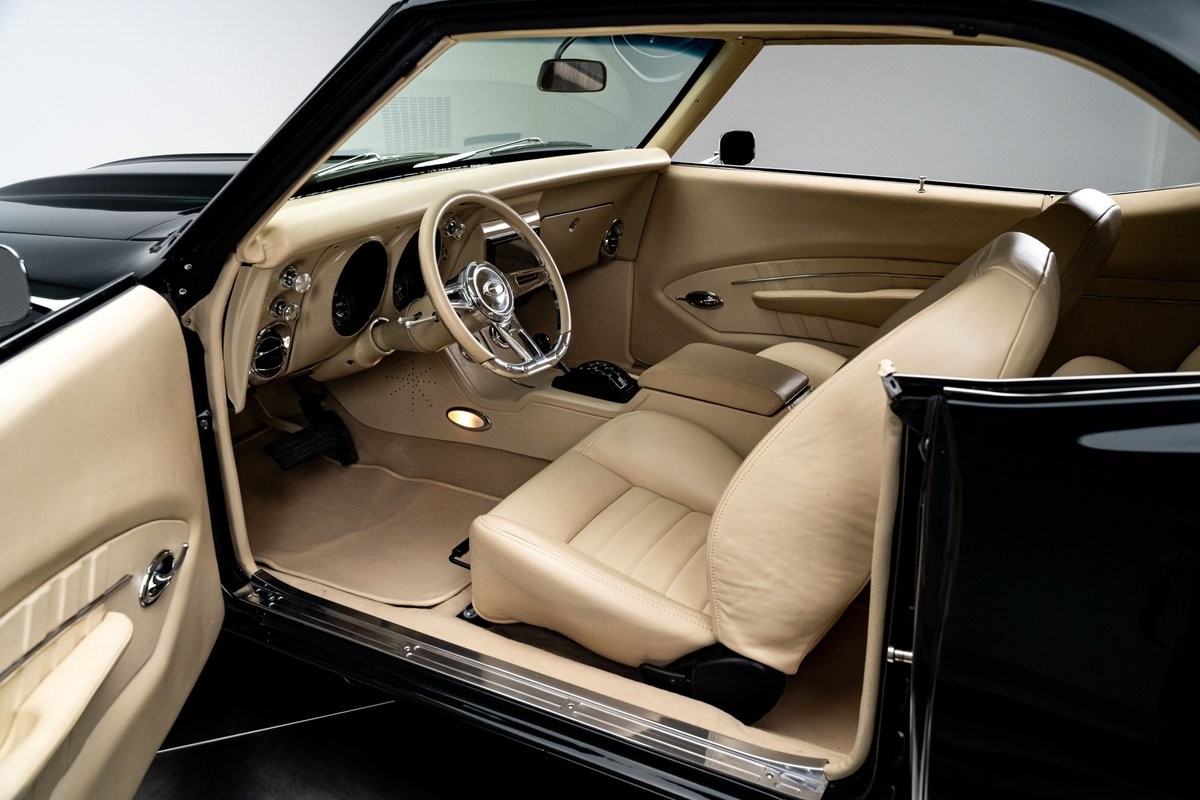 Chevrolet-Camaro-1969-Hardtop-2