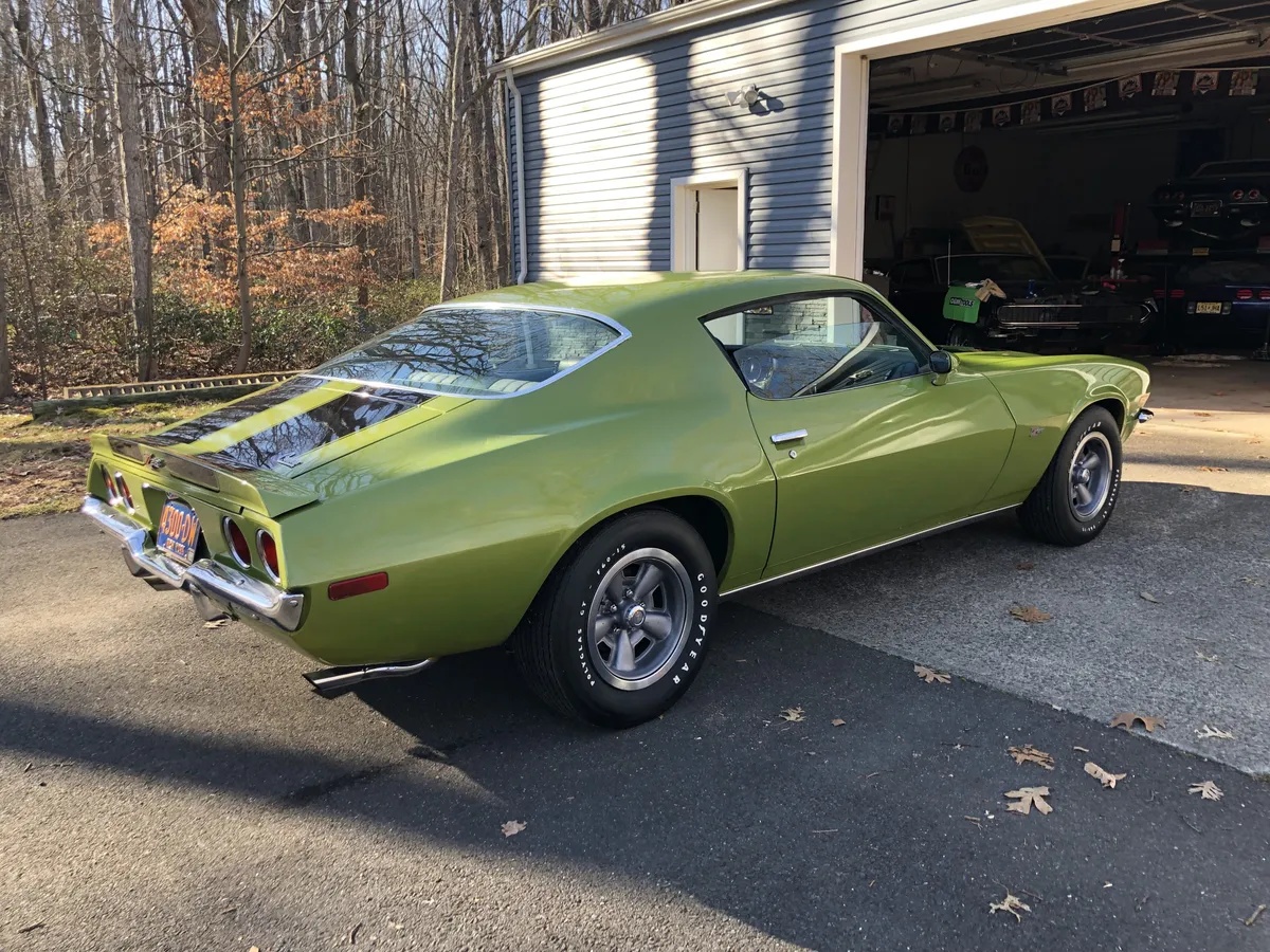 Chevrolet-Camaro-1970-Citrus-Green-Green-Deluxe-Cloth-10