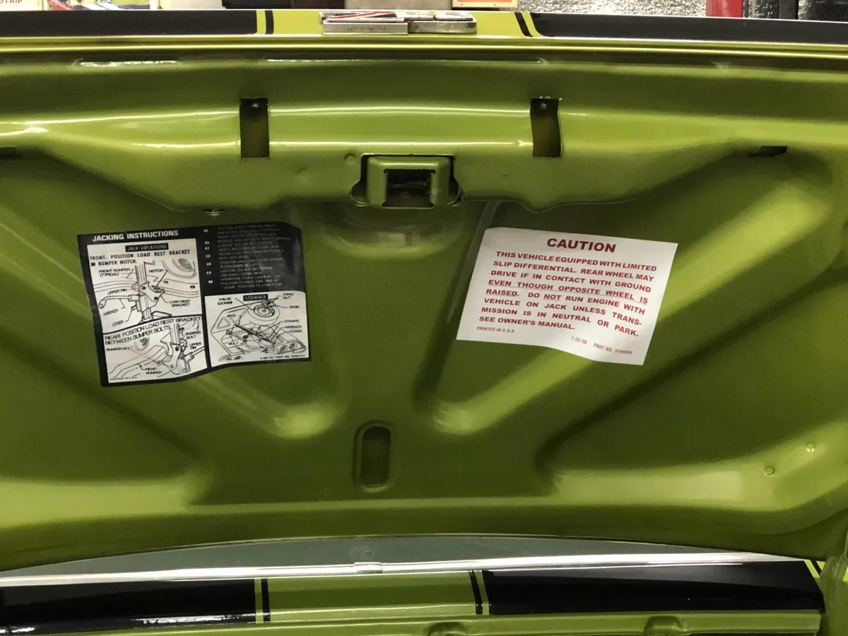 Chevrolet-Camaro-1970-Citrus-Green-Green-Deluxe-Cloth-14