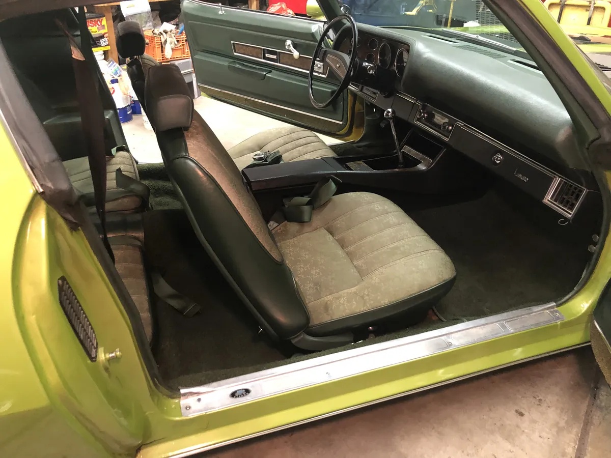 Chevrolet-Camaro-1970-Citrus-Green-Green-Deluxe-Cloth-5