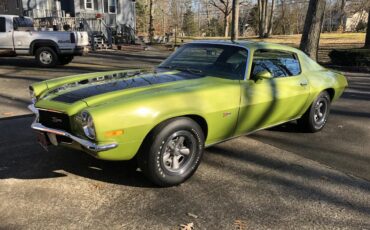Chevrolet-Camaro-1970-Citrus-Green-Green-Deluxe-Cloth-8
