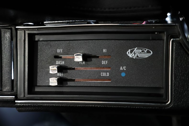 Chevrolet-Camaro-1973-Pewter-Black-26