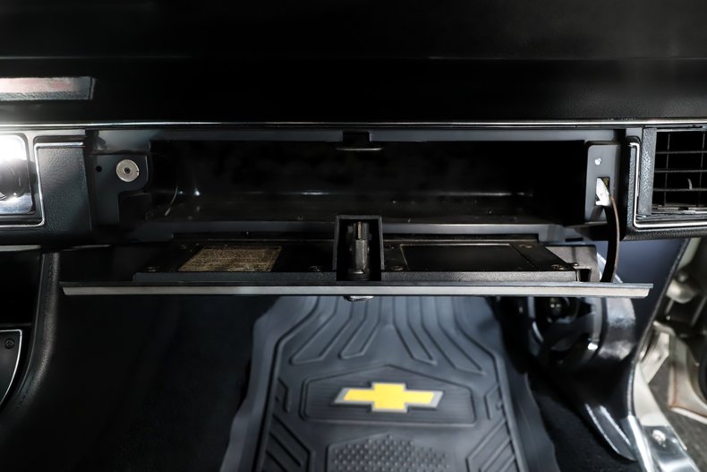 Chevrolet-Camaro-1973-Pewter-Black-3