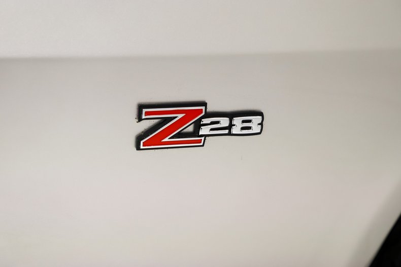 Chevrolet-Camaro-1973-Pewter-Black-30