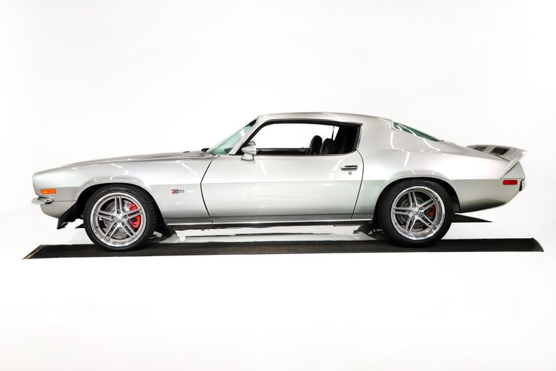 Chevrolet-Camaro-1973-Pewter-Black-35