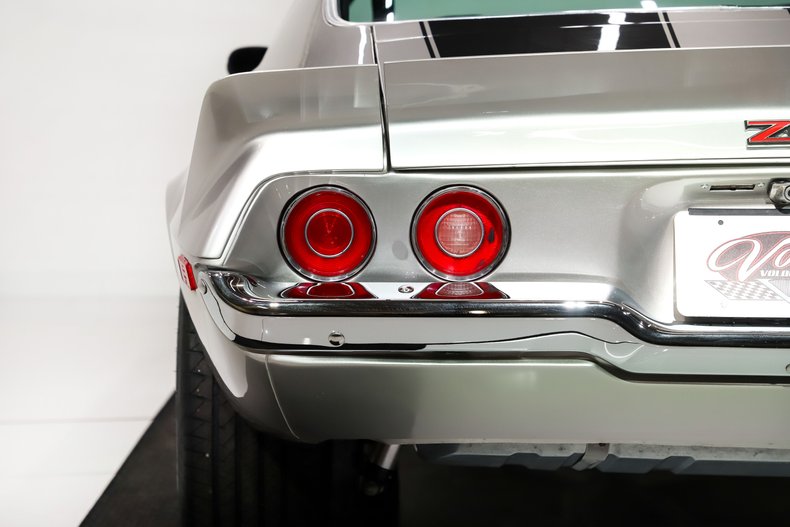 Chevrolet-Camaro-1973-Pewter-Black-37