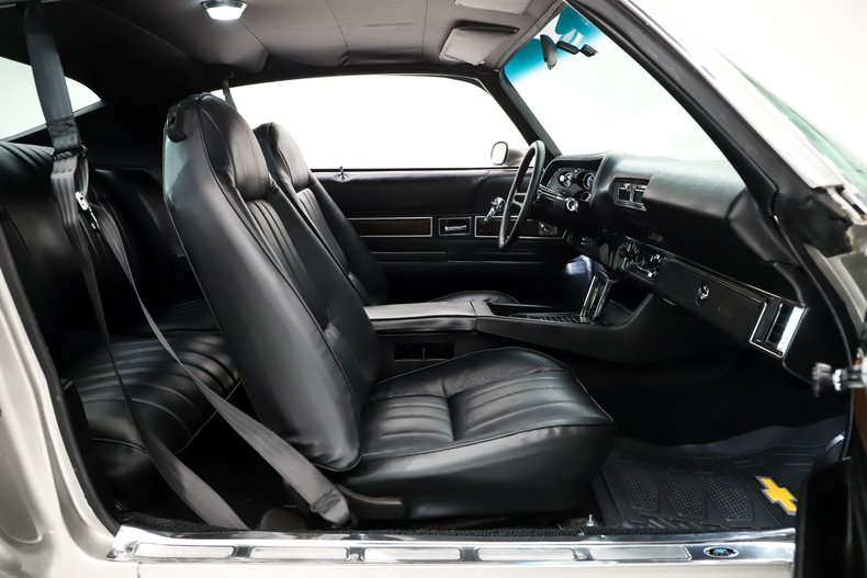 Chevrolet-Camaro-1973-Pewter-Black-40
