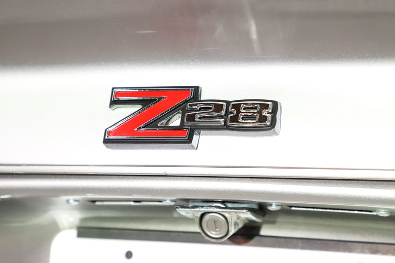 Chevrolet-Camaro-1973-Pewter-Black-42