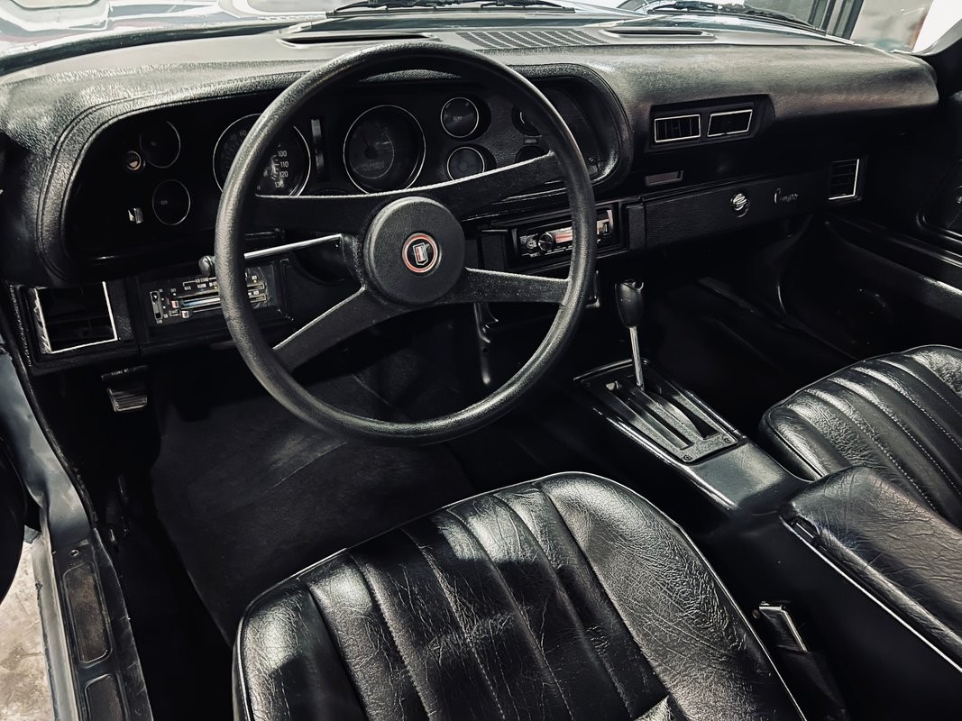 Chevrolet-Camaro-1976-Coupe-15