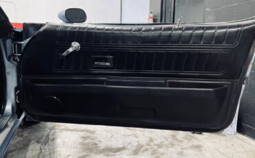 Chevrolet-Camaro-1976-Coupe-17