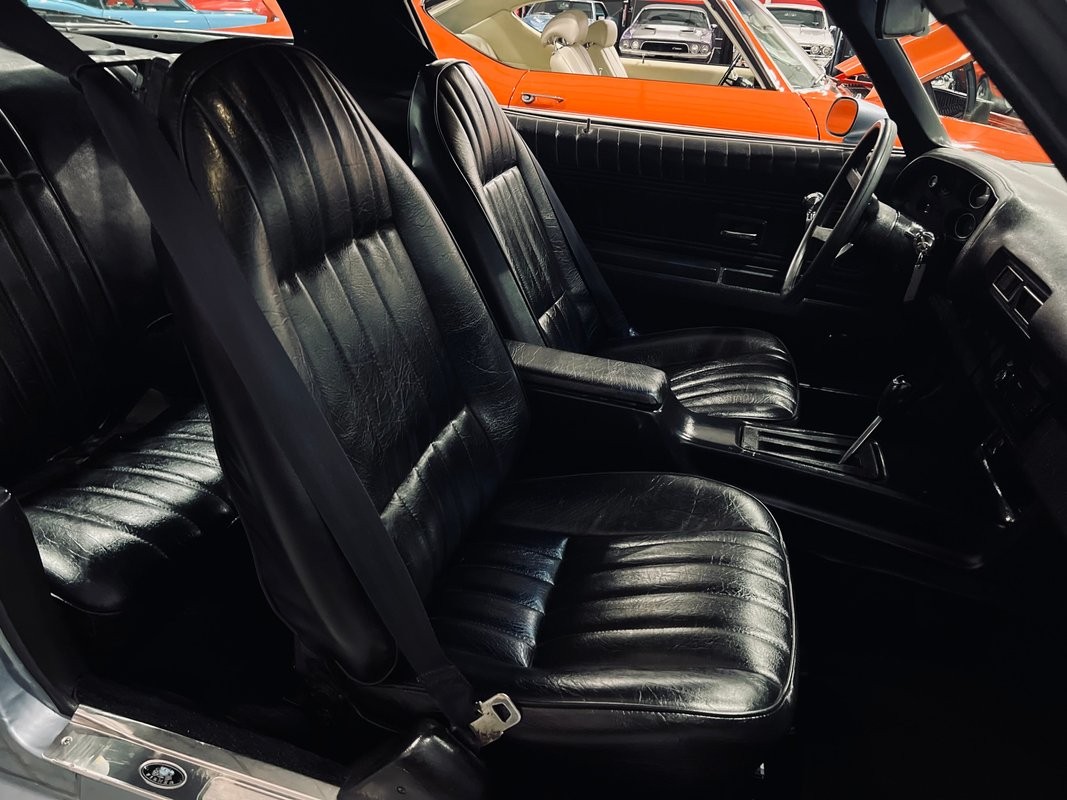 Chevrolet-Camaro-1976-Coupe-21