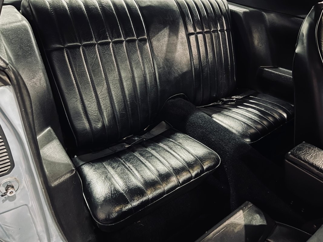 Chevrolet-Camaro-1976-Coupe-23