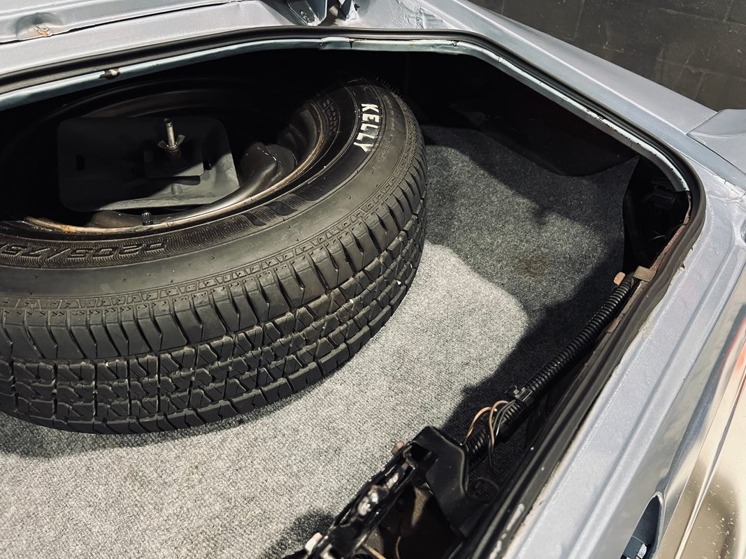 Chevrolet-Camaro-1976-Coupe-26