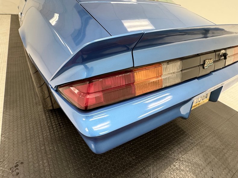 Chevrolet-Camaro-1978-Medium-Blue-Metallic-Tan-40