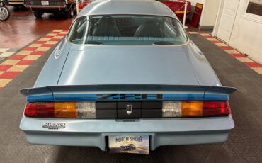 Chevrolet-Camaro-1979-2-Door-11