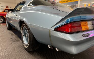 Chevrolet-Camaro-1979-2-Door-25