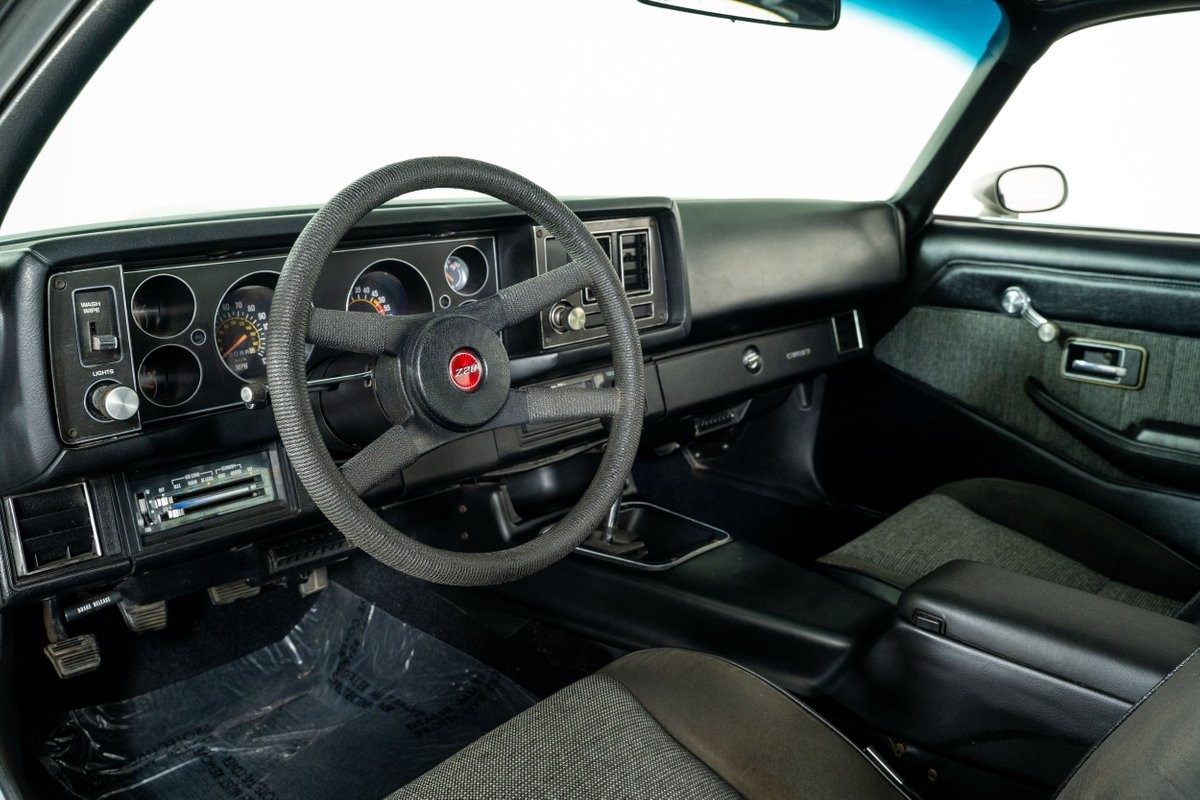 Chevrolet-Camaro-1979-Coupe-14