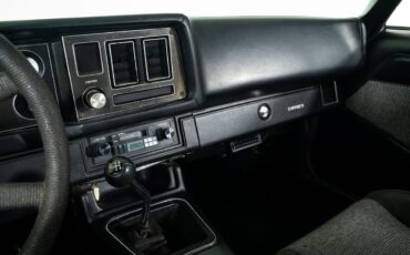 Chevrolet-Camaro-1979-Coupe-24