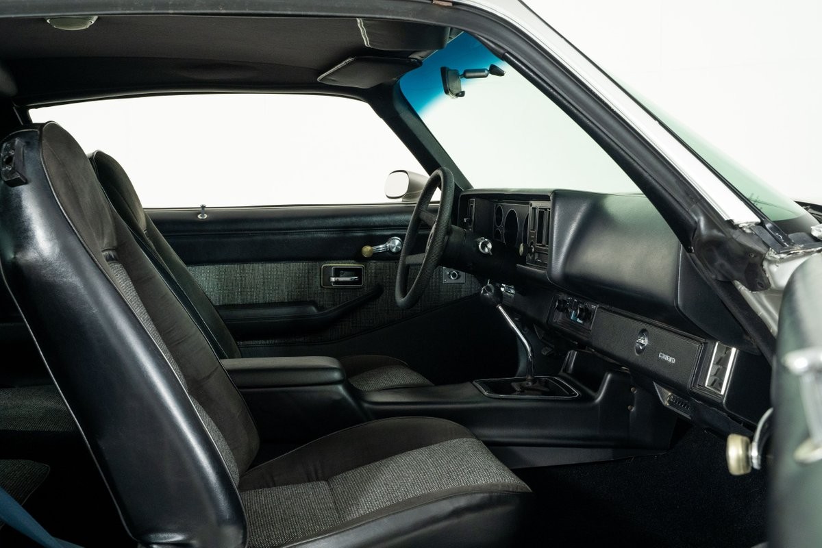 Chevrolet-Camaro-1979-Coupe-33