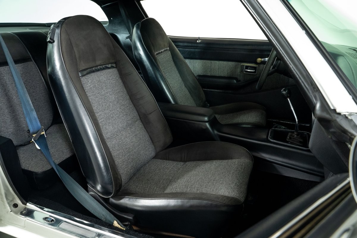 Chevrolet-Camaro-1979-Coupe-34