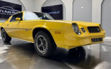 Chevrolet-Camaro-1981-Coupe-10