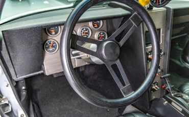 Chevrolet-Camaro-1981-Coupe-13