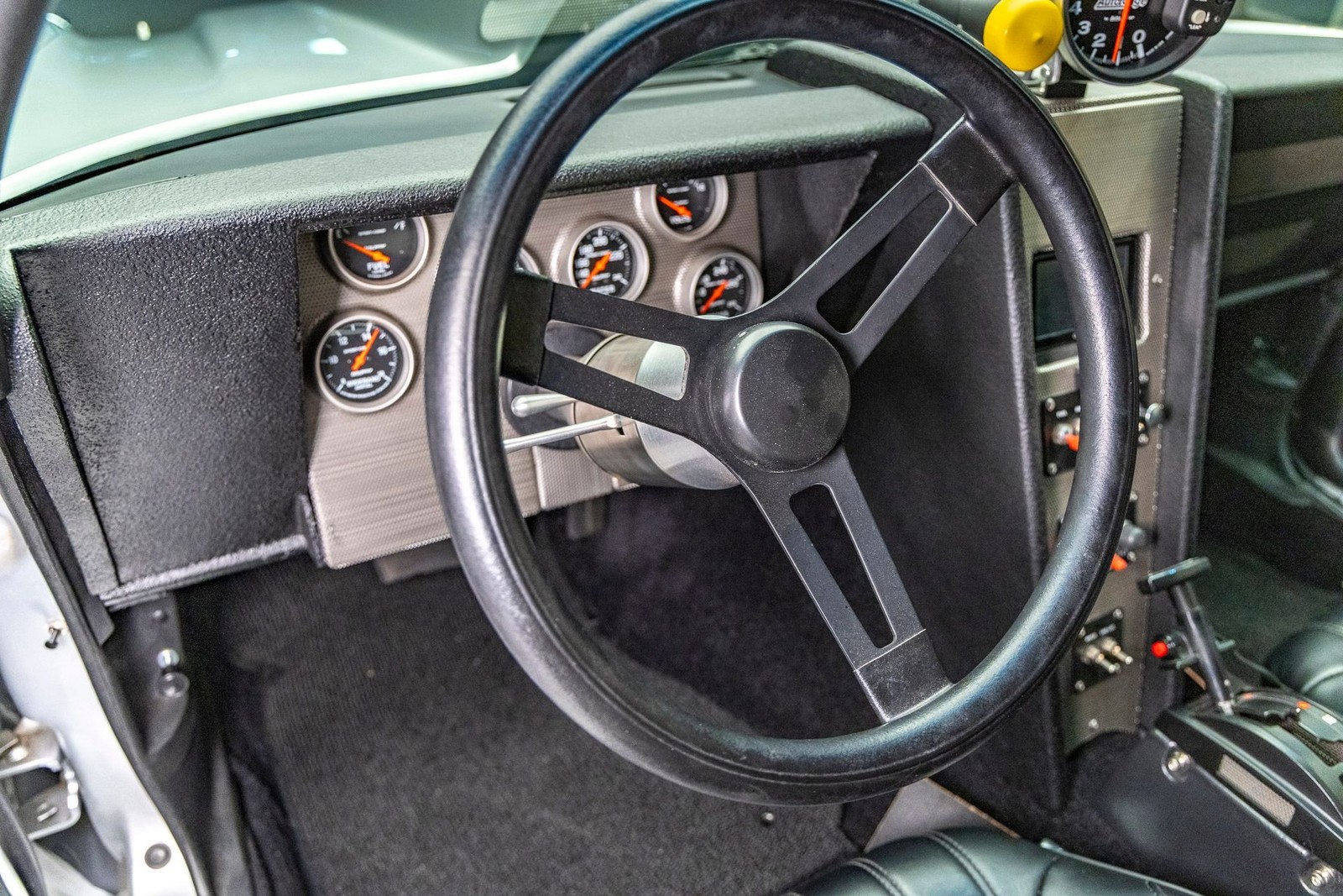 Chevrolet-Camaro-1981-Coupe-13