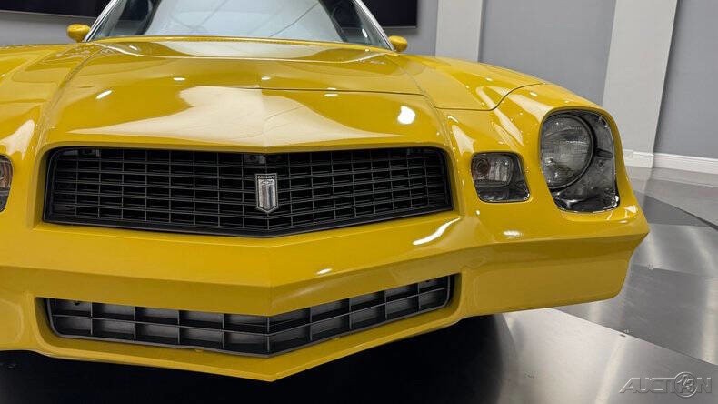 Chevrolet-Camaro-1981-Coupe-15