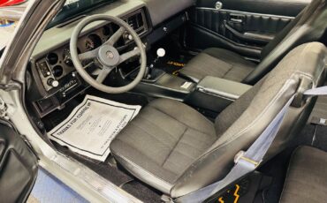 Chevrolet-Camaro-1981-Coupe-16