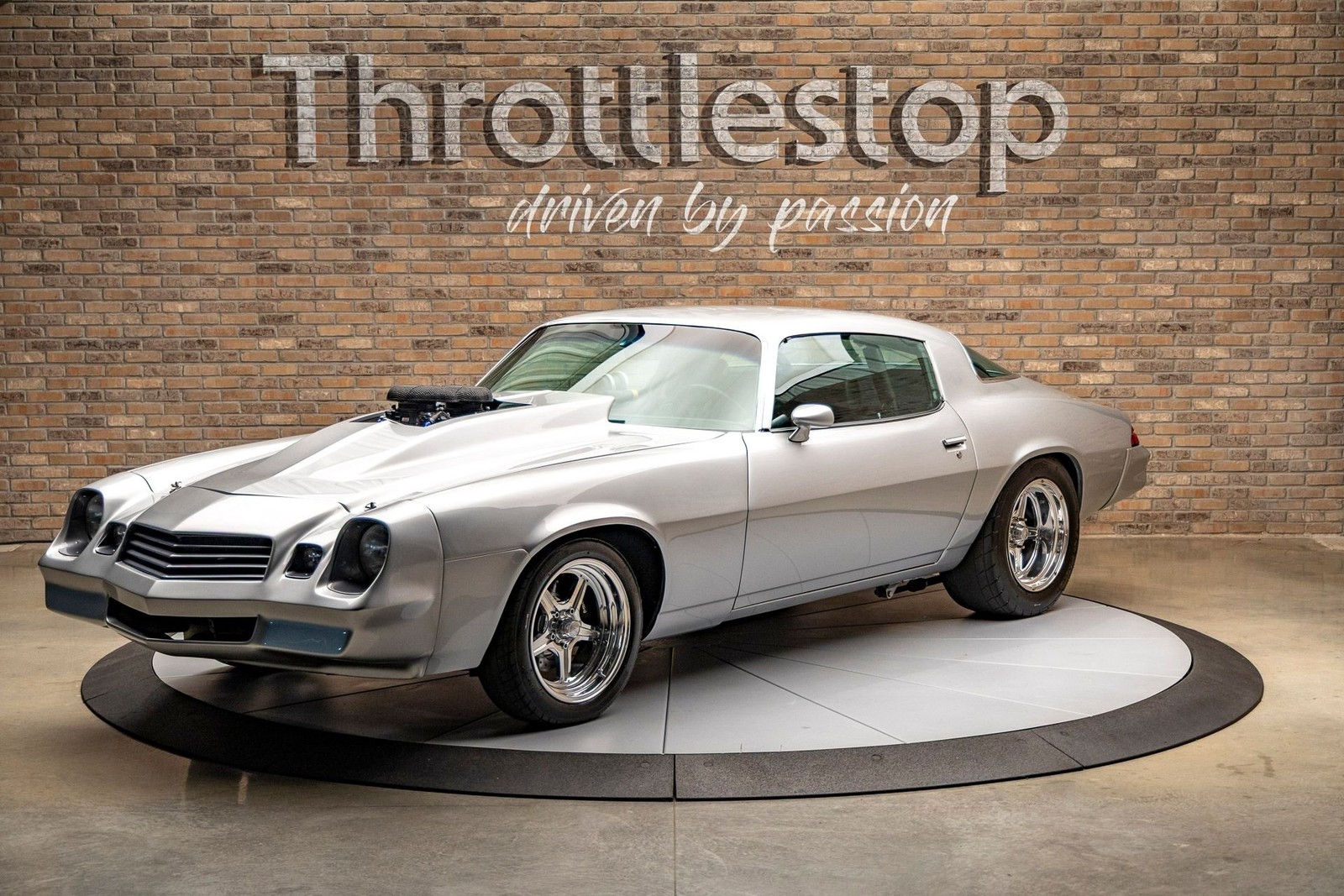 Chevrolet-Camaro-1981-Coupe-2