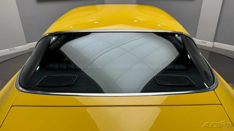 Chevrolet-Camaro-1981-Coupe-21