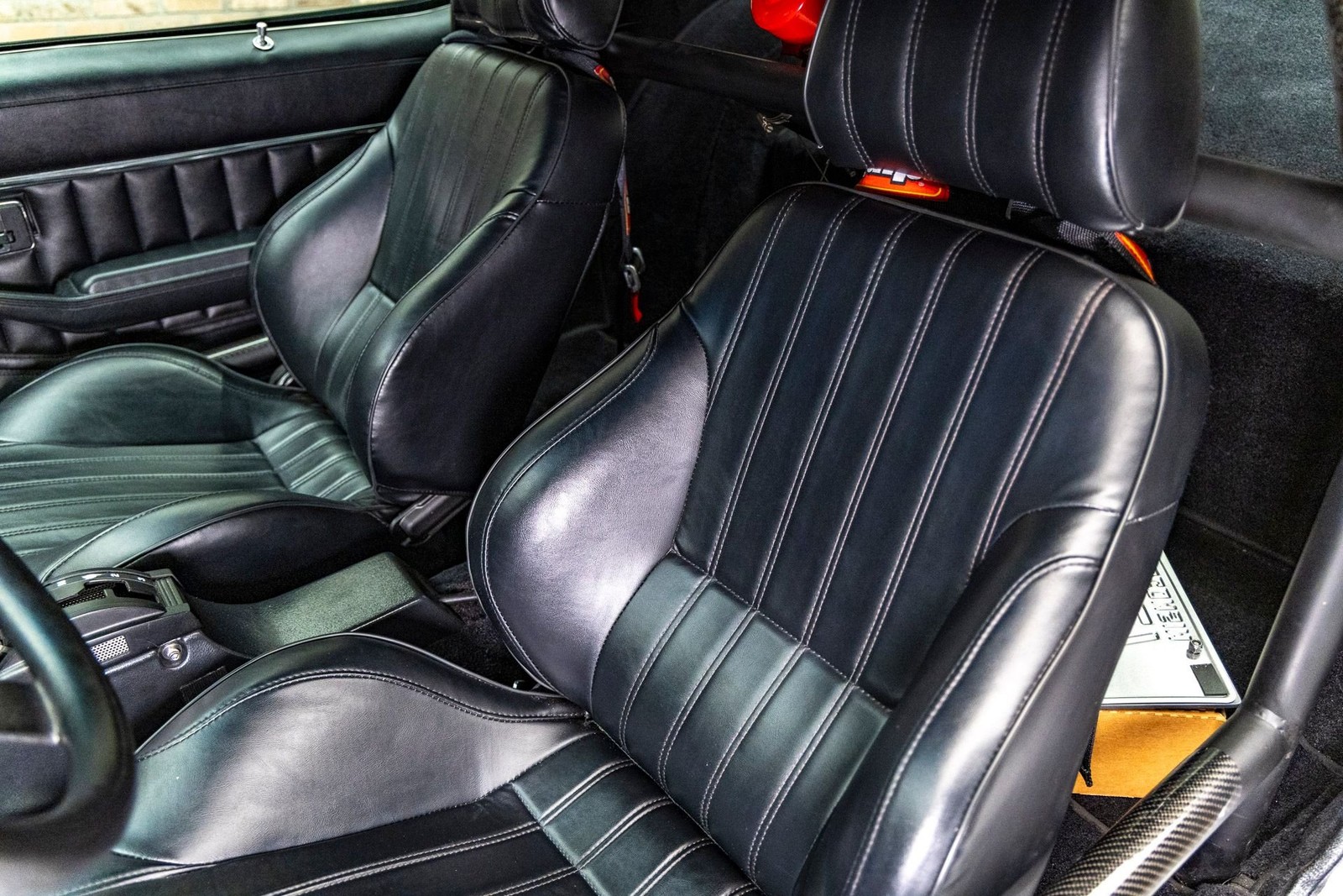 Chevrolet-Camaro-1981-Coupe-22