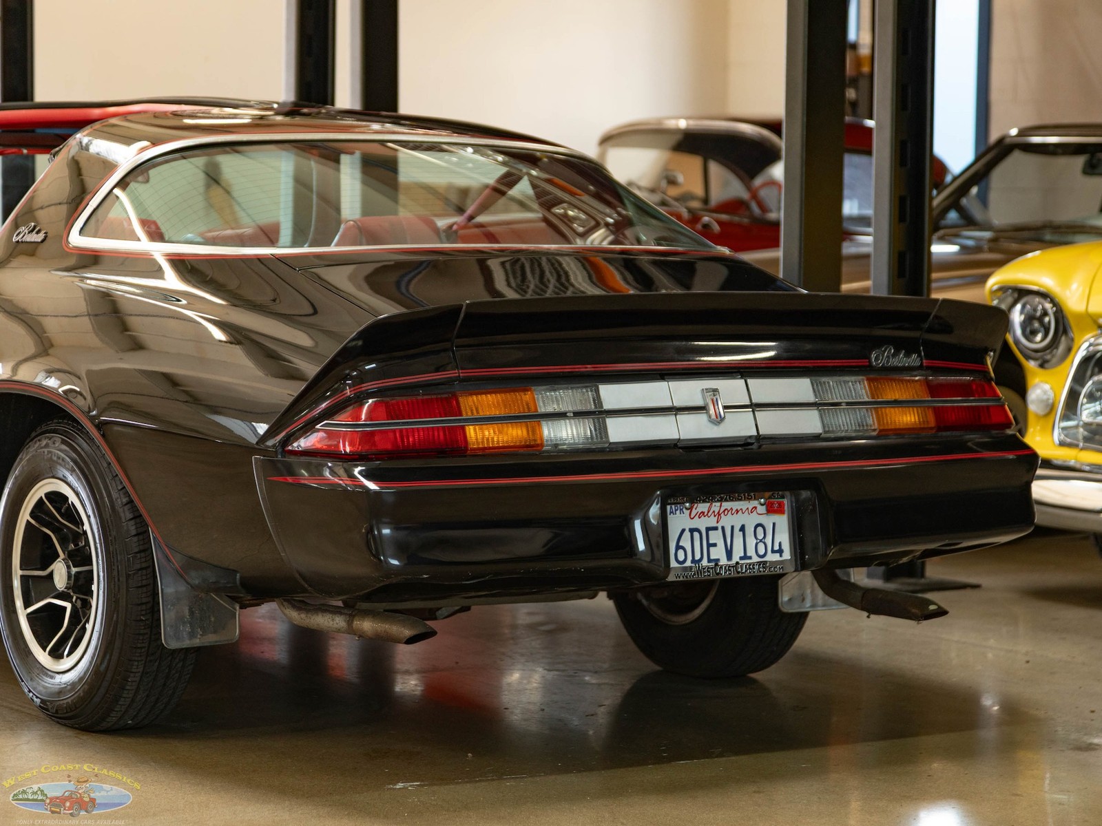 Chevrolet-Camaro-1981-Coupe-23