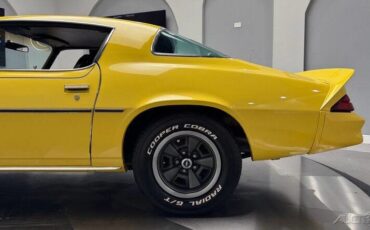 Chevrolet-Camaro-1981-Coupe-23