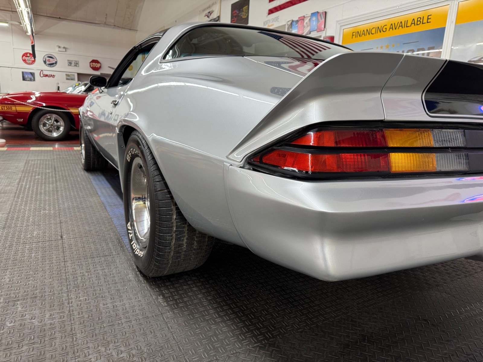 Chevrolet-Camaro-1981-Coupe-25