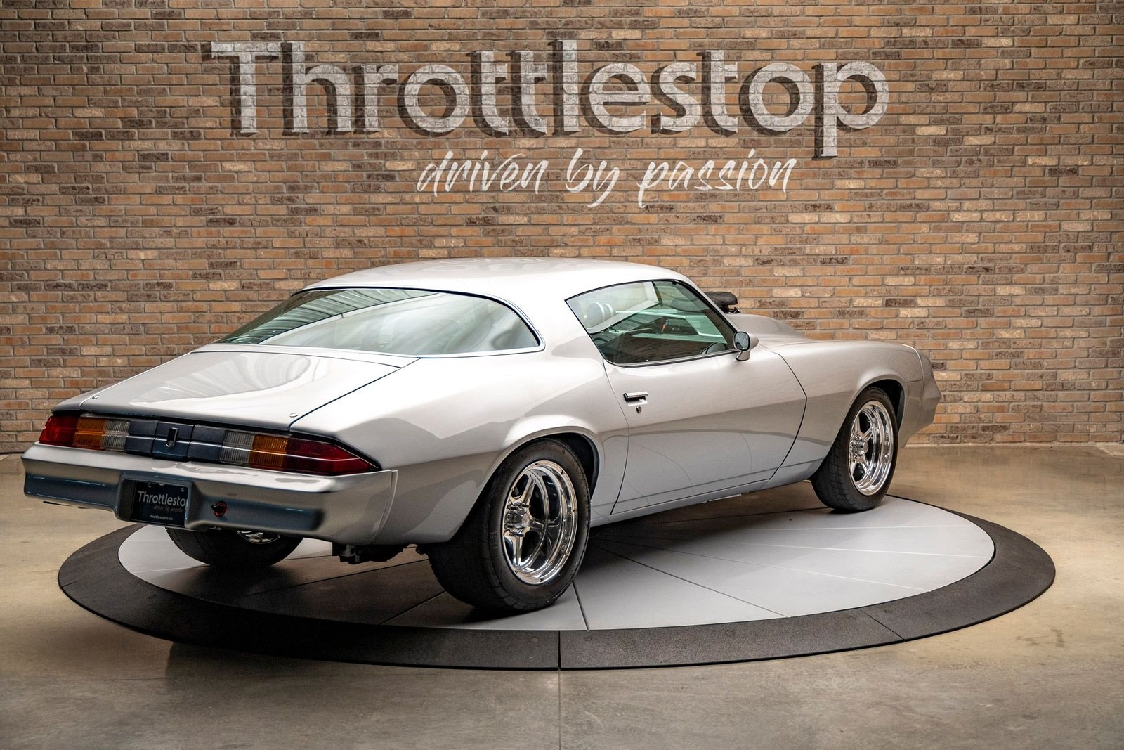 Chevrolet-Camaro-1981-Coupe-5