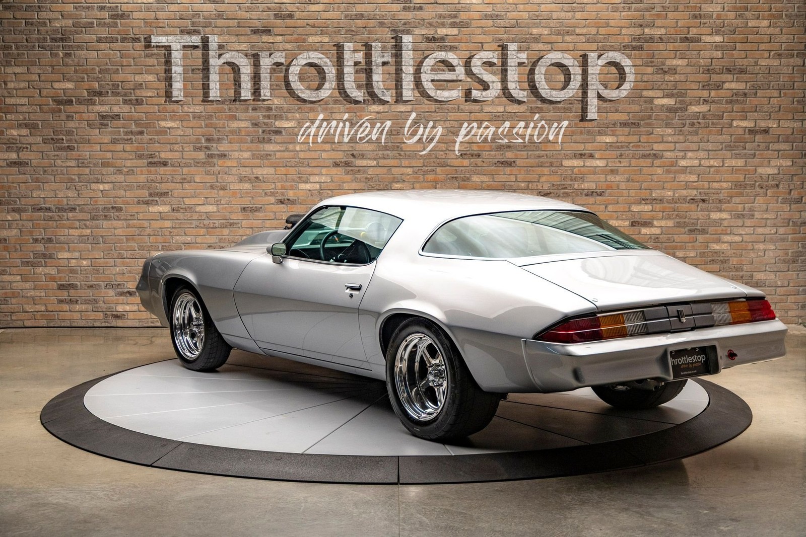 Chevrolet-Camaro-1981-Coupe-7