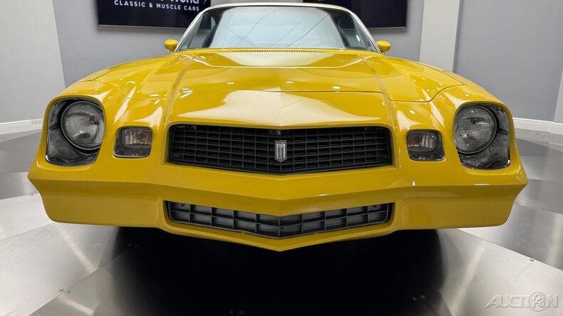 Chevrolet-Camaro-1981-Coupe-9