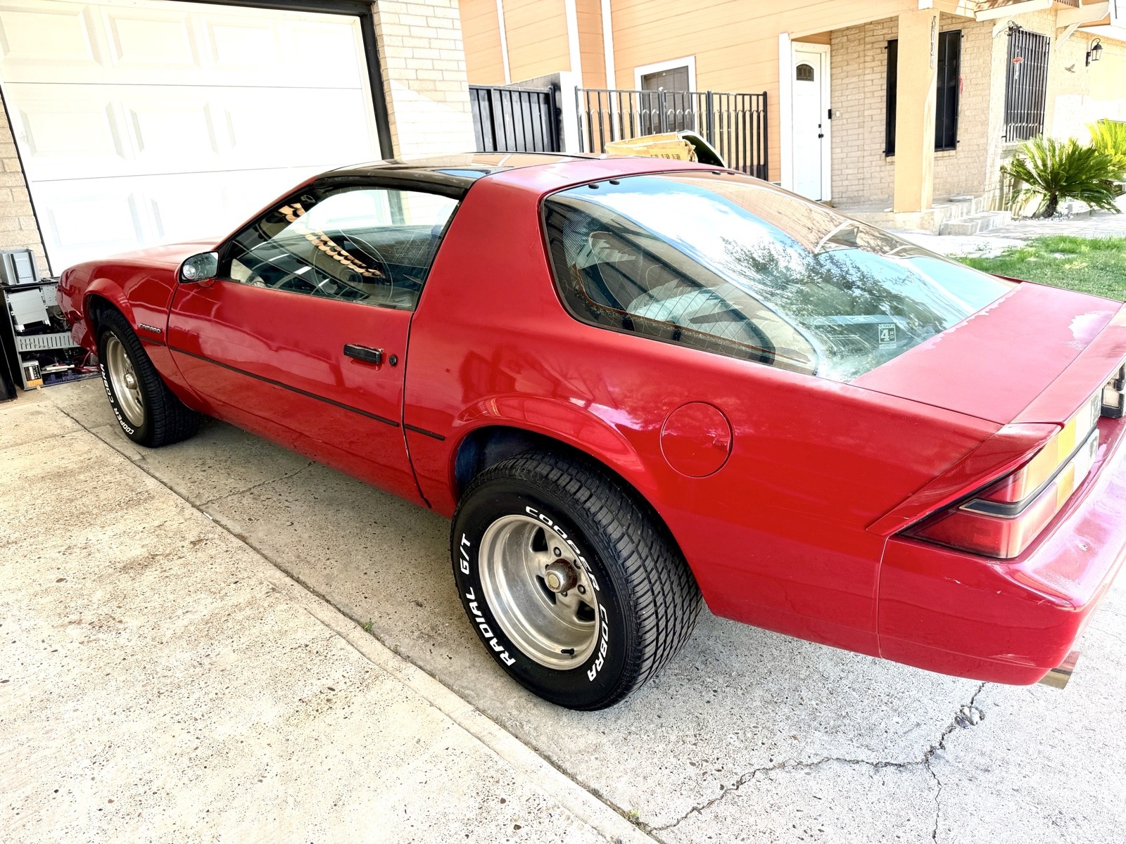 Chevrolet-Camaro-1983-Coupe-1